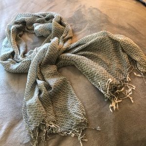 Gray & White printed scarf